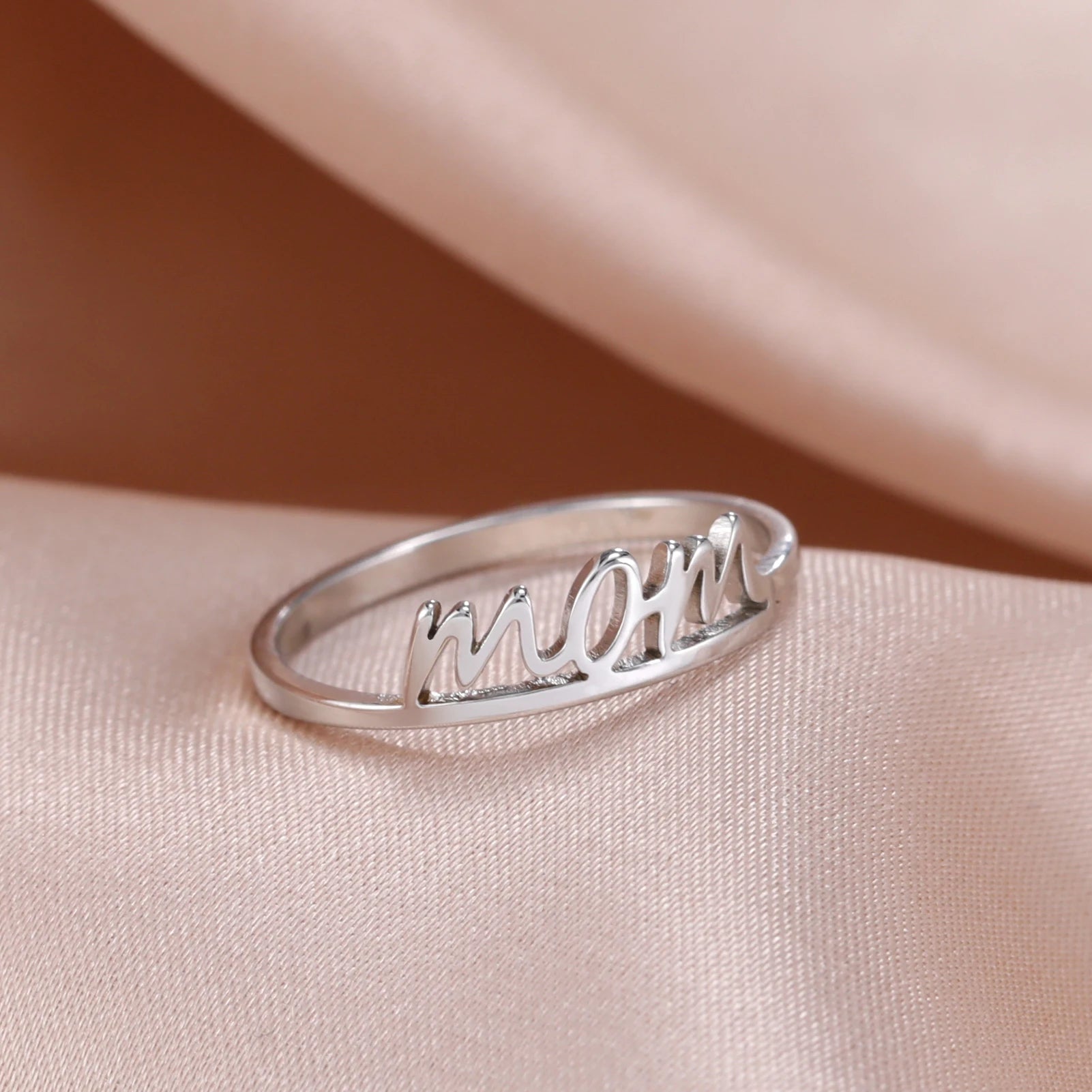 HIPEE New Fashion Gold Plated Glossy MAMA Rings Stainless Steel Letters Ring for Women Men Mom Jewelry Mother's Day Gift